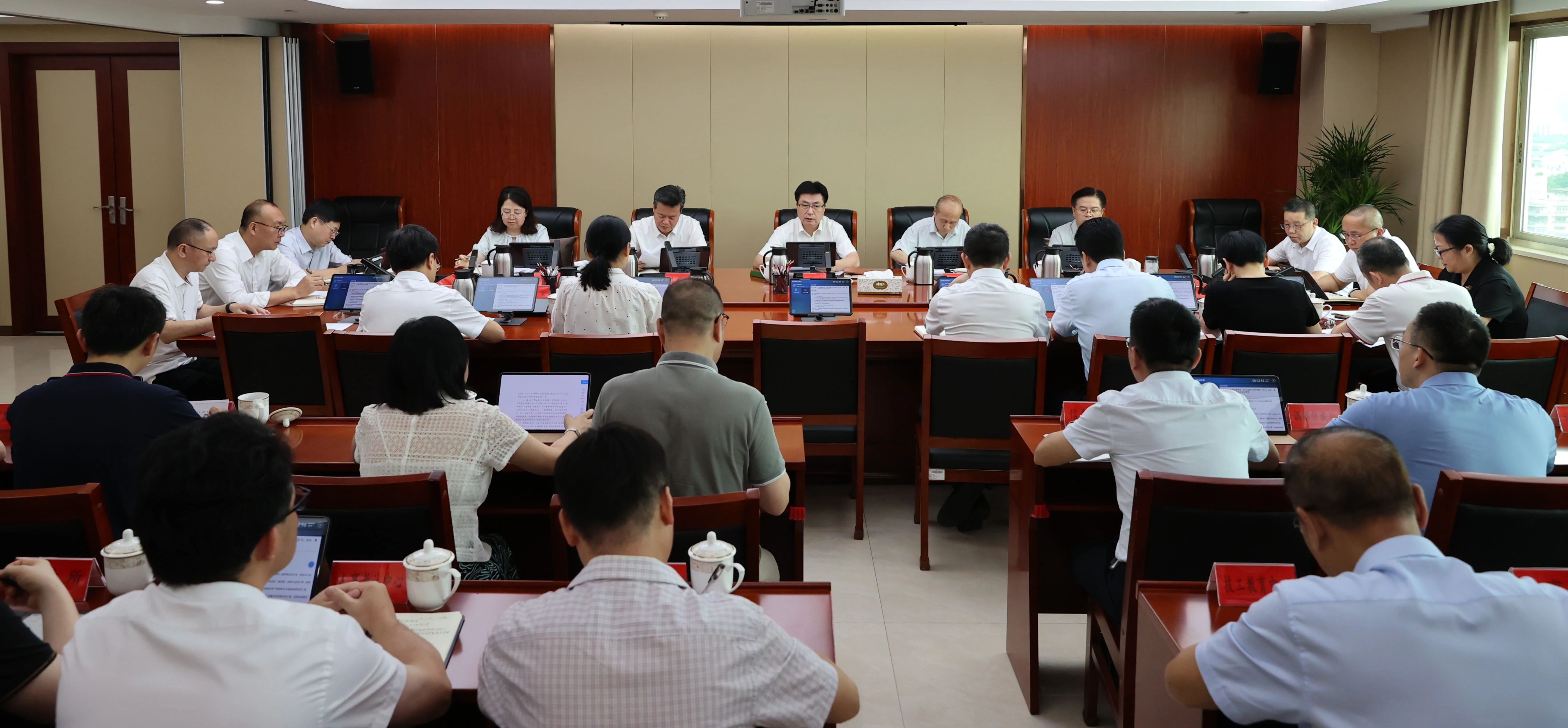 白丝色情片
召开深入贯彻中央八项规定精神学习教育警示教育会